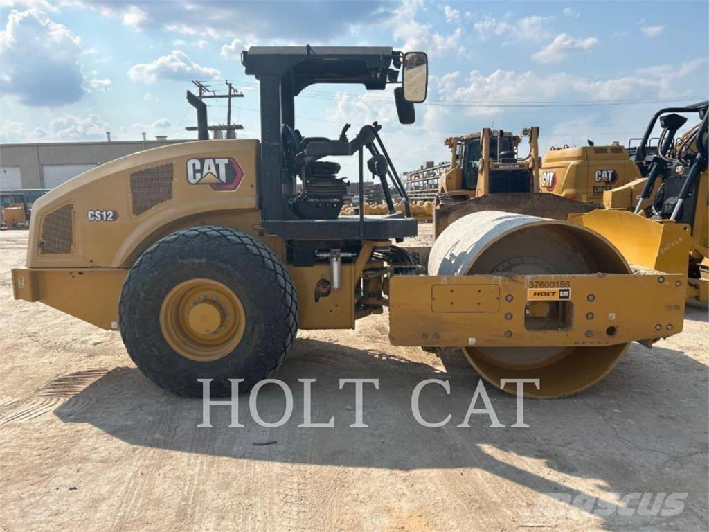 CAT CS12 振動ローラ