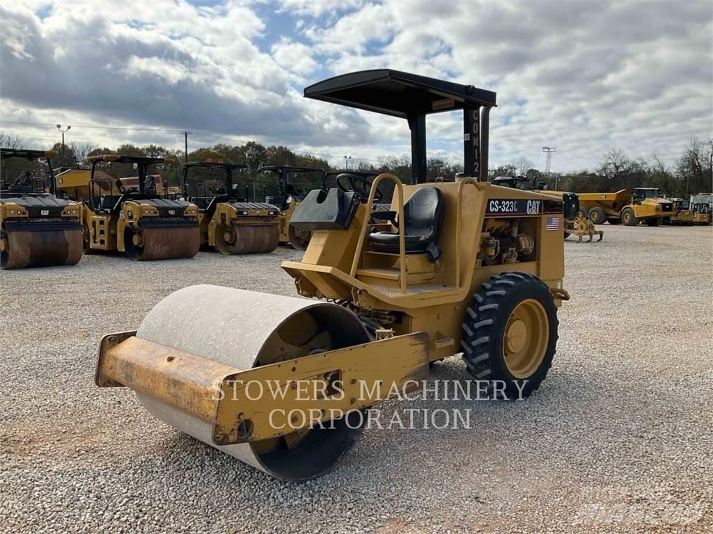 CAT CS323C ソイルコンパクター