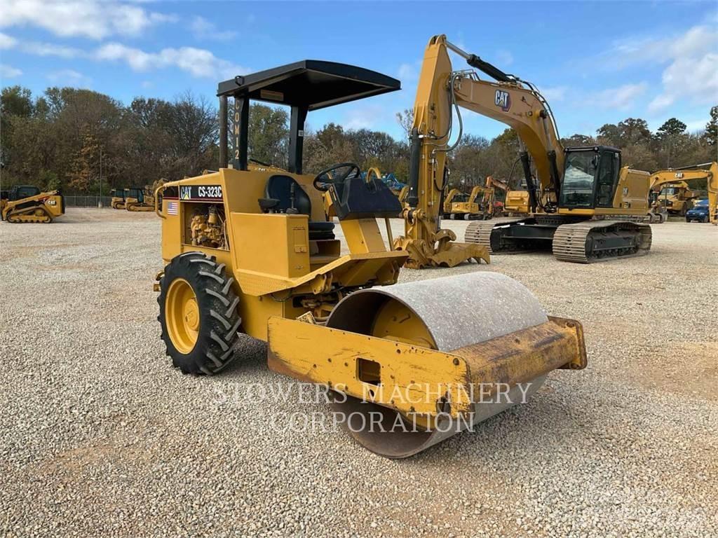 CAT CS323C ソイルコンパクター