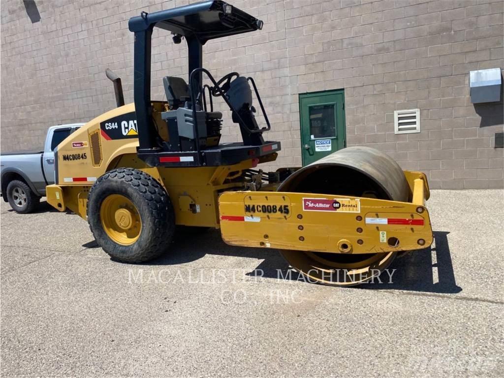 CAT CS44 振動ローラ