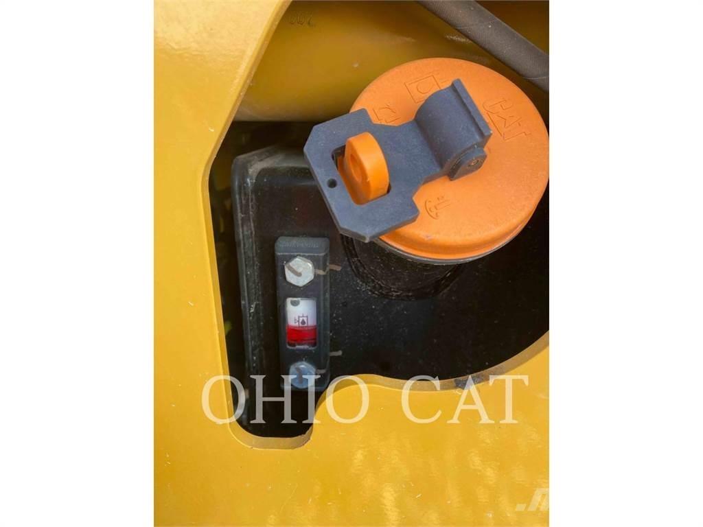 CAT CS44B コンバインドローラ