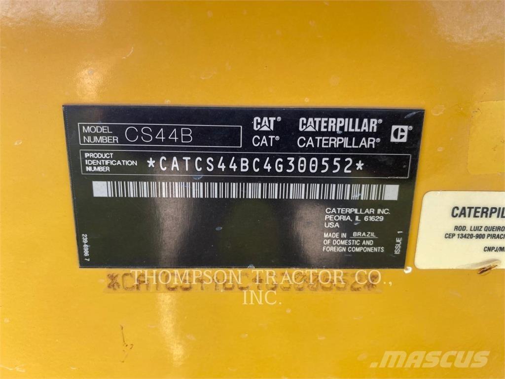 CAT CS44B 振動ローラ