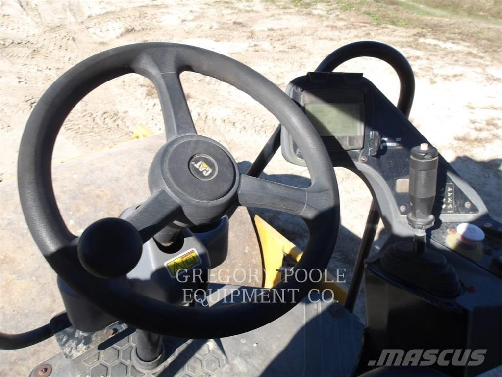 CAT CS44B 振動ローラ