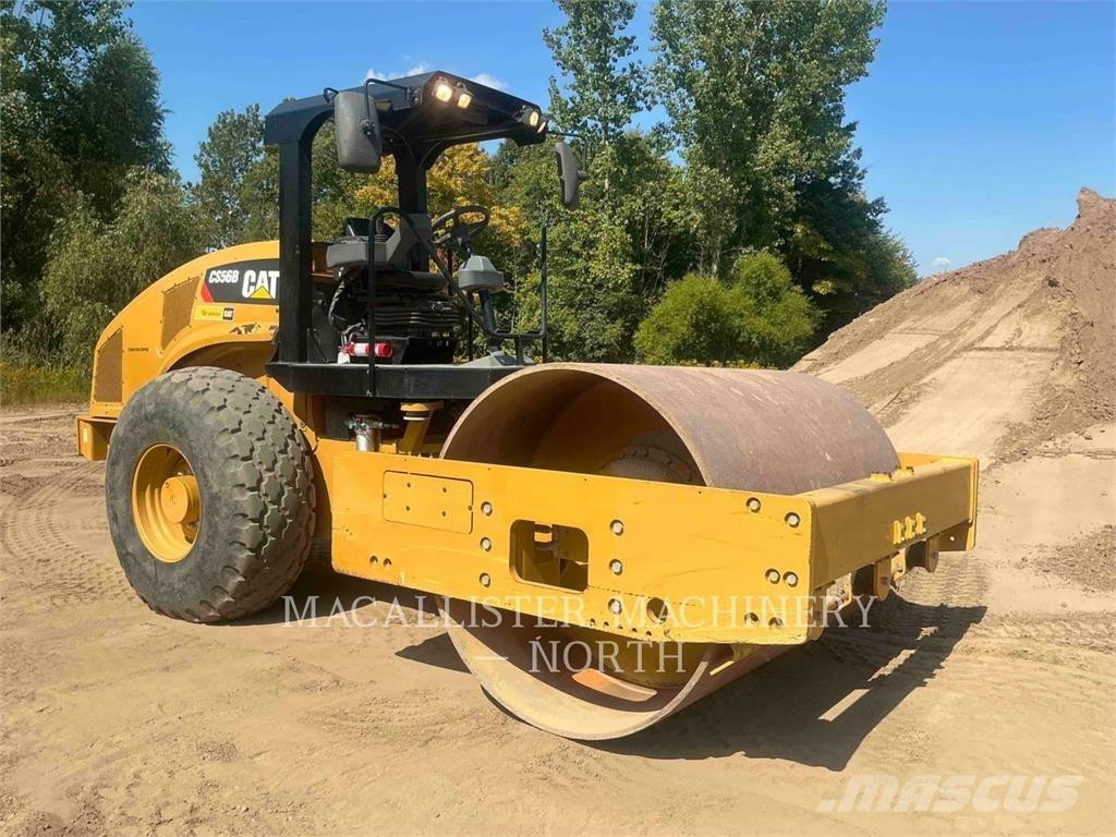 CAT CS56B 振動ローラ