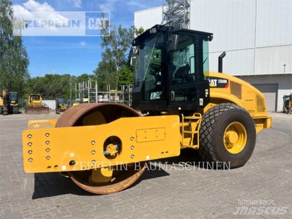 CAT CS68B ソイルコンパクター