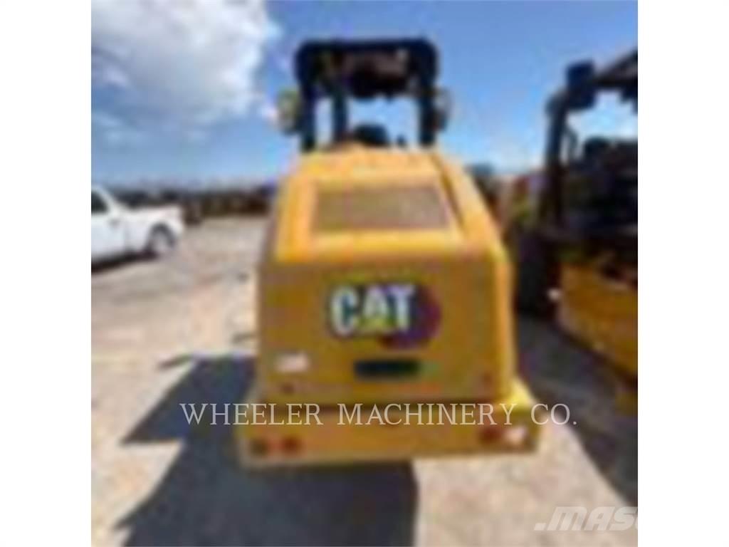 CAT CS7 振動ローラ