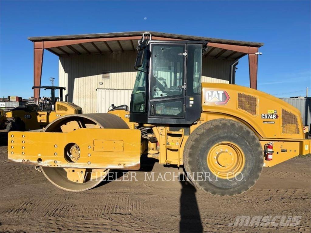 CAT CS74B 振動ローラ