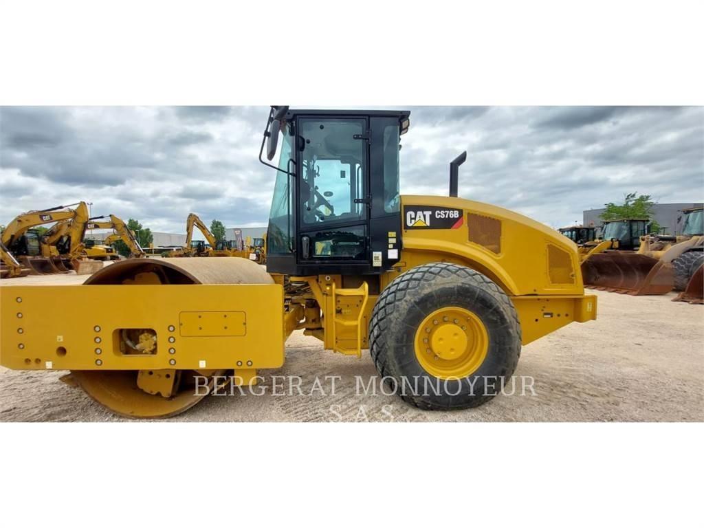 CAT CS76B 4F ソイルコンパクター