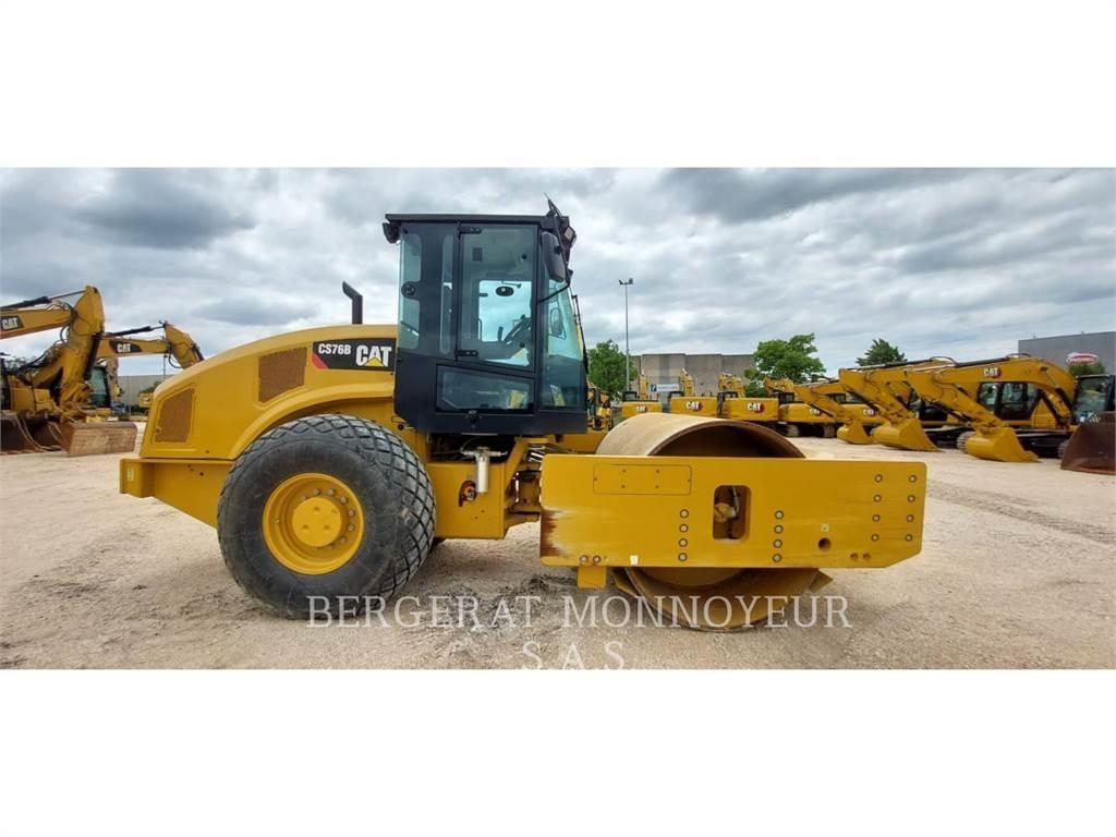CAT CS76B 4F ソイルコンパクター