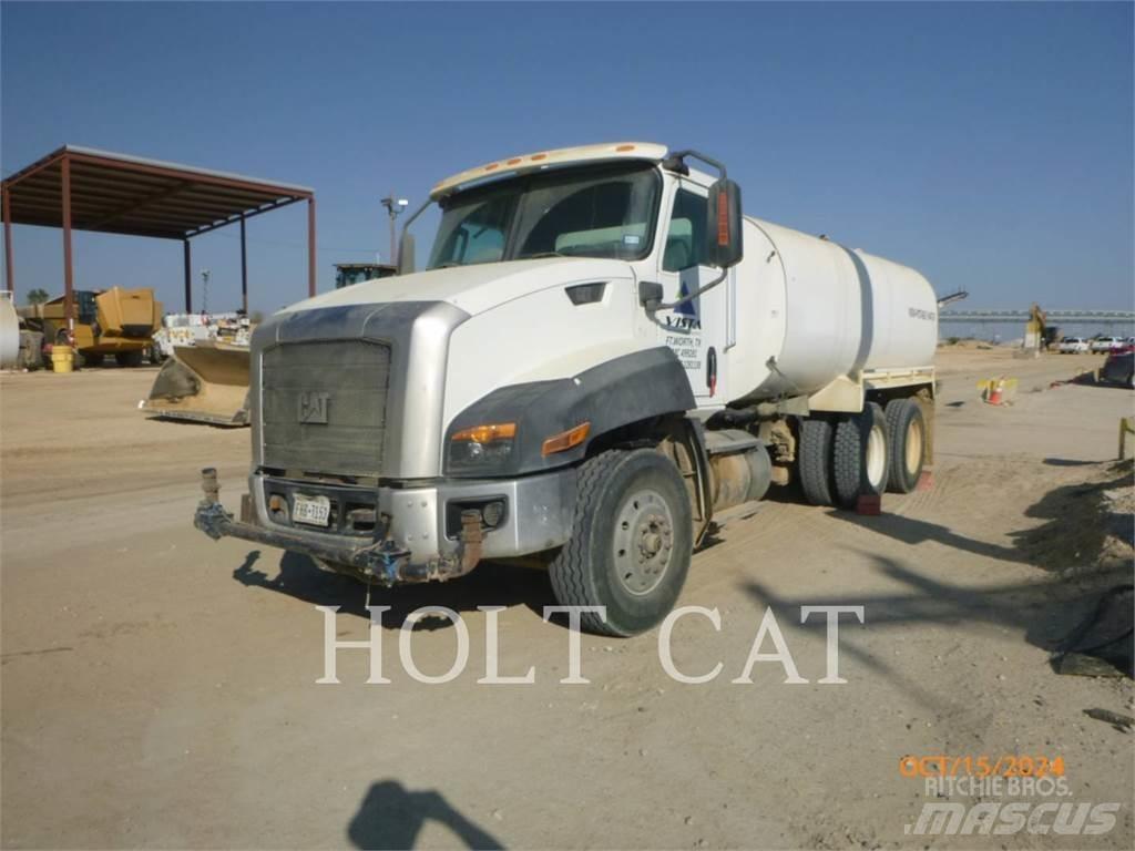 CAT CT660S SBA 6X4 タンカートラック