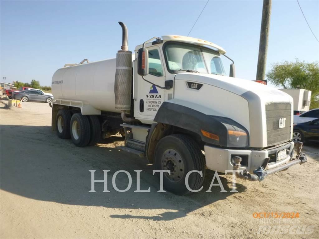 CAT CT660S SBA 6X4 タンカートラック