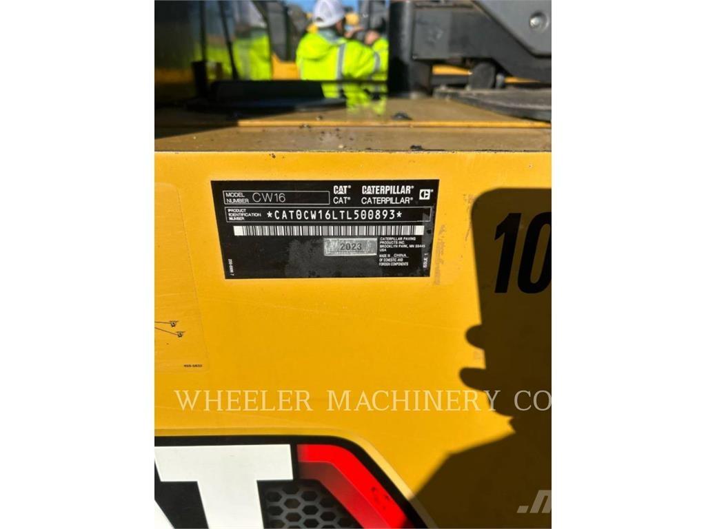 CAT CW16 タイヤローラ