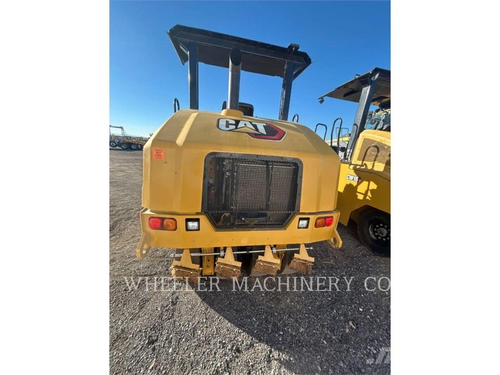 CAT CW16 タイヤローラ