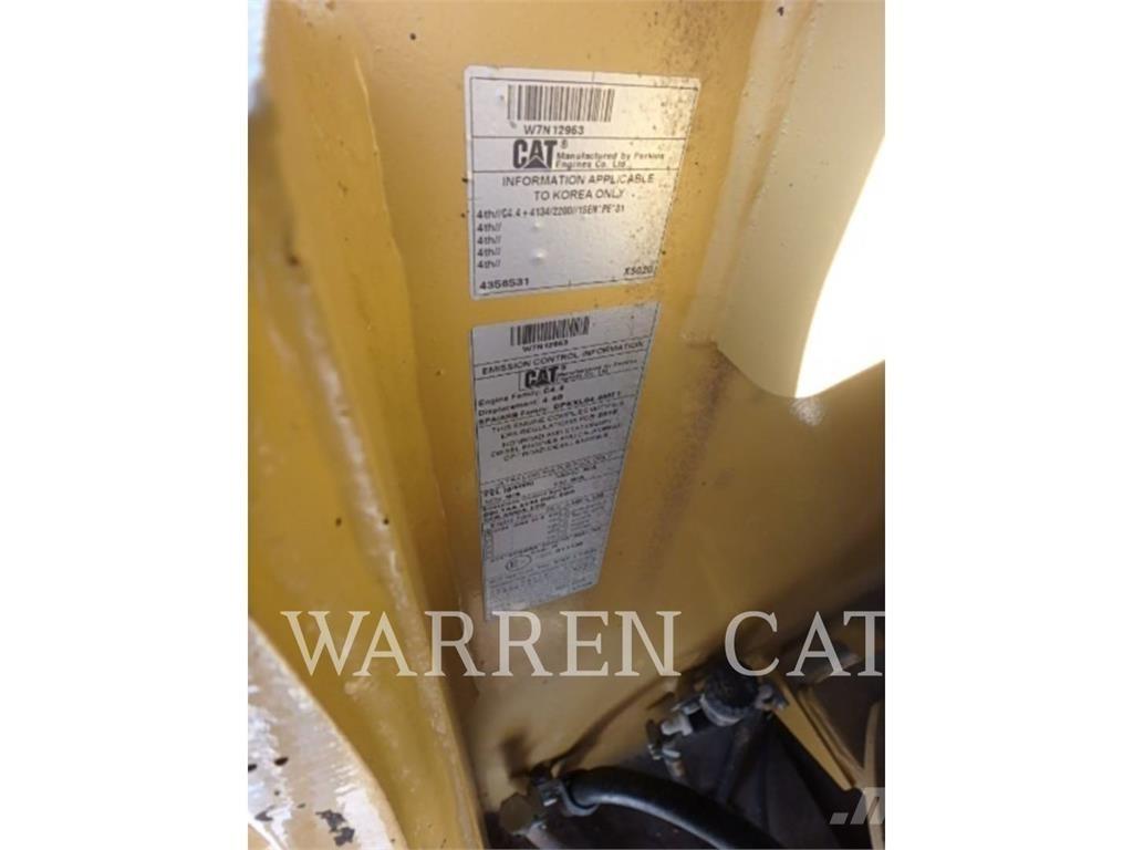 CAT CW34 アスファルトフィニッシャ