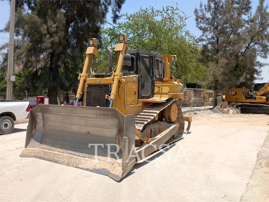 CAT D 6 T ブルドーザー