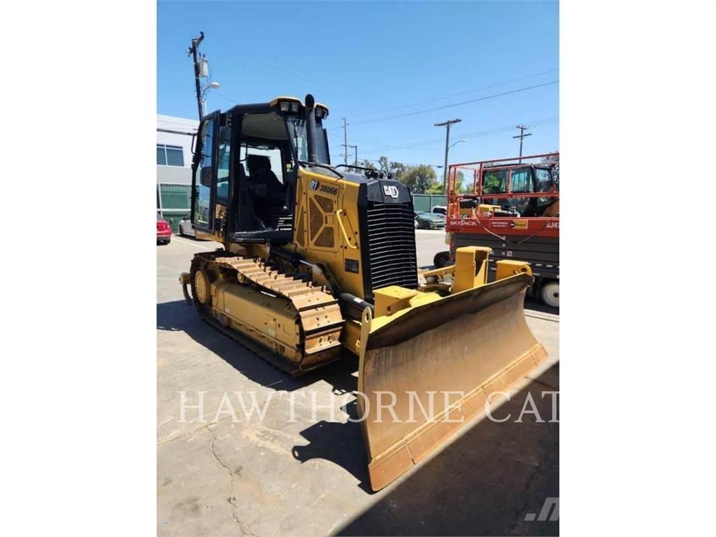 CAT D1 ブルドーザー