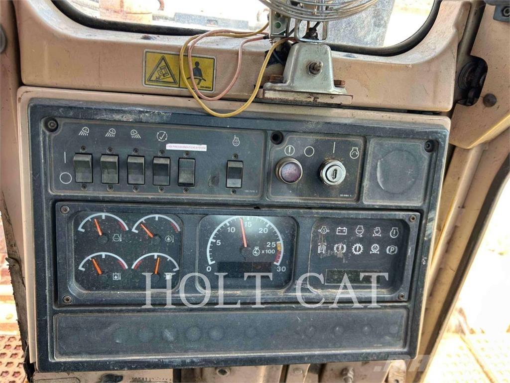 CAT D10R ブルドーザー