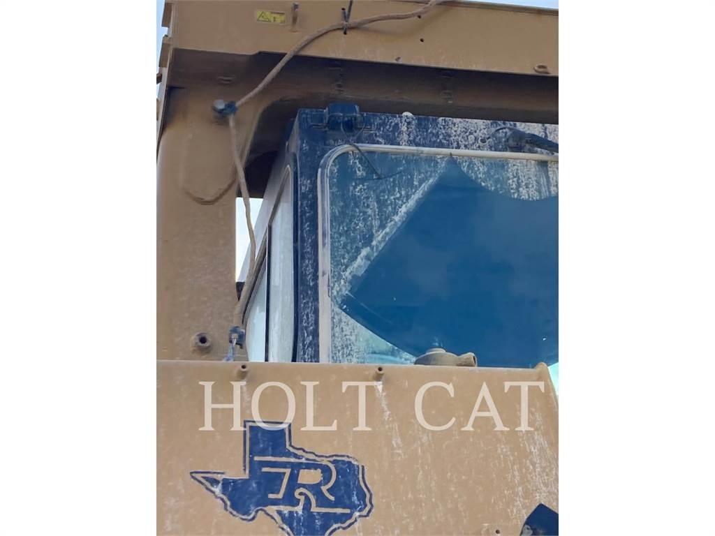 CAT D10T2 ブルドーザー
