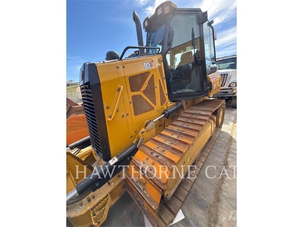 CAT D2 ブルドーザー