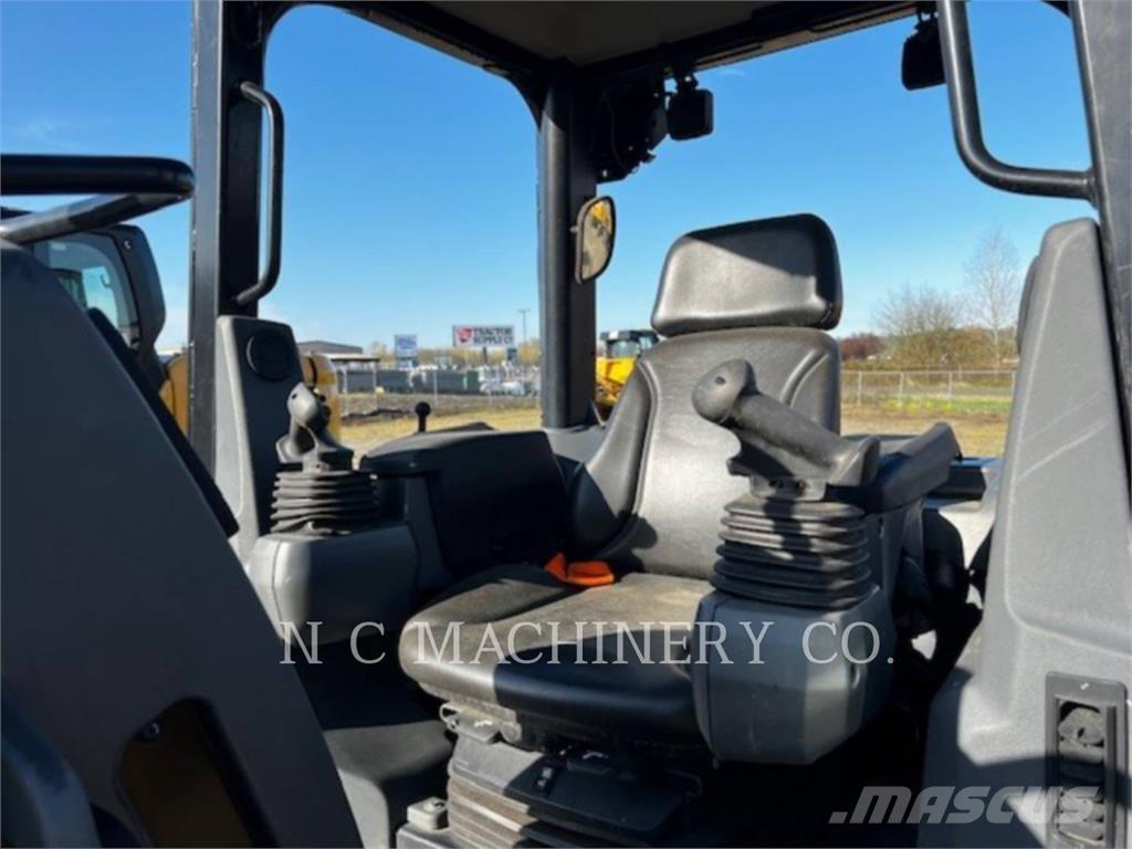 CAT D2 XLCN ブルドーザー