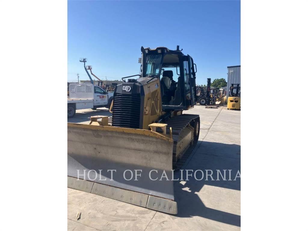 CAT D3 ブルドーザー