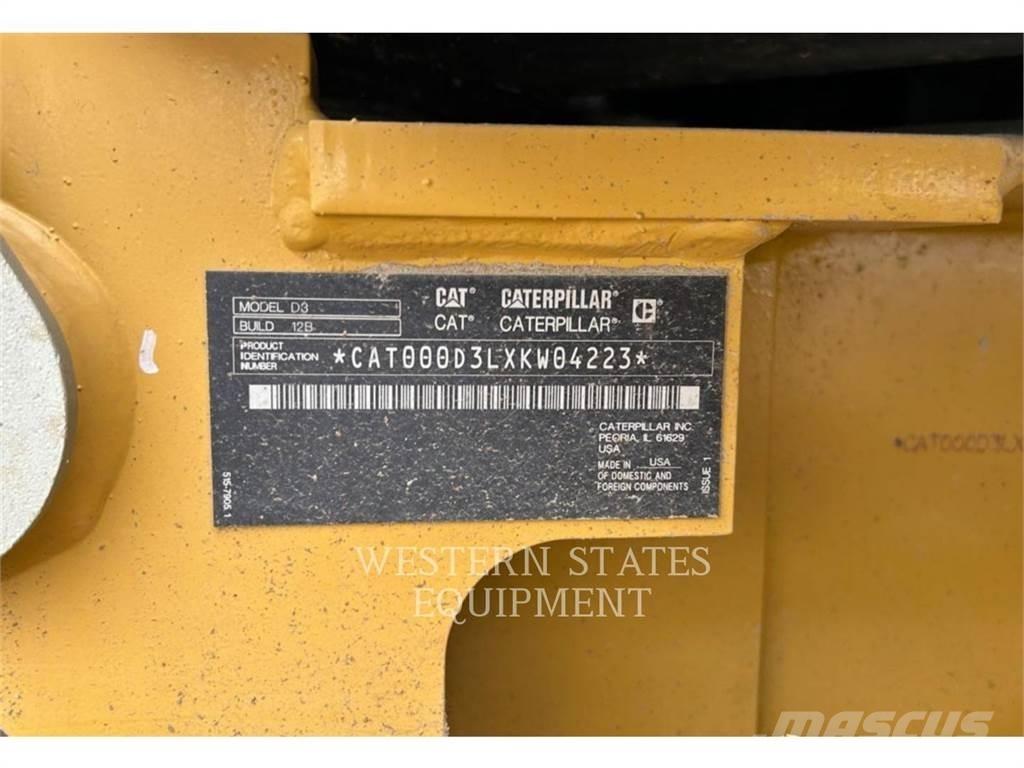 CAT D3 ブルドーザー