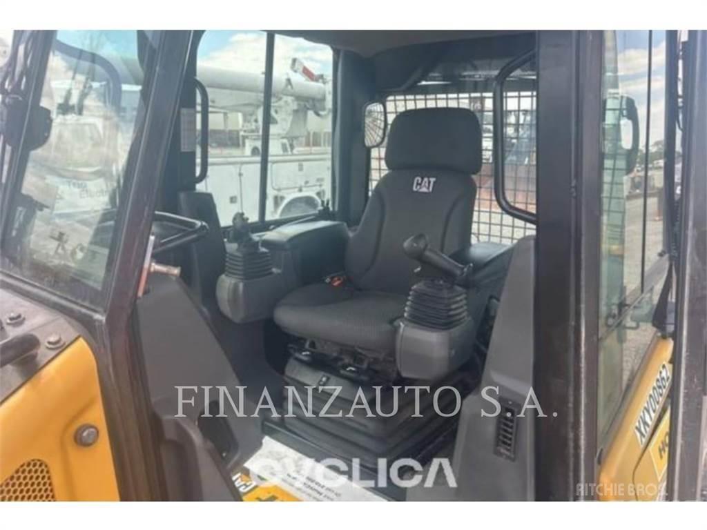 CAT D3 ブルドーザー