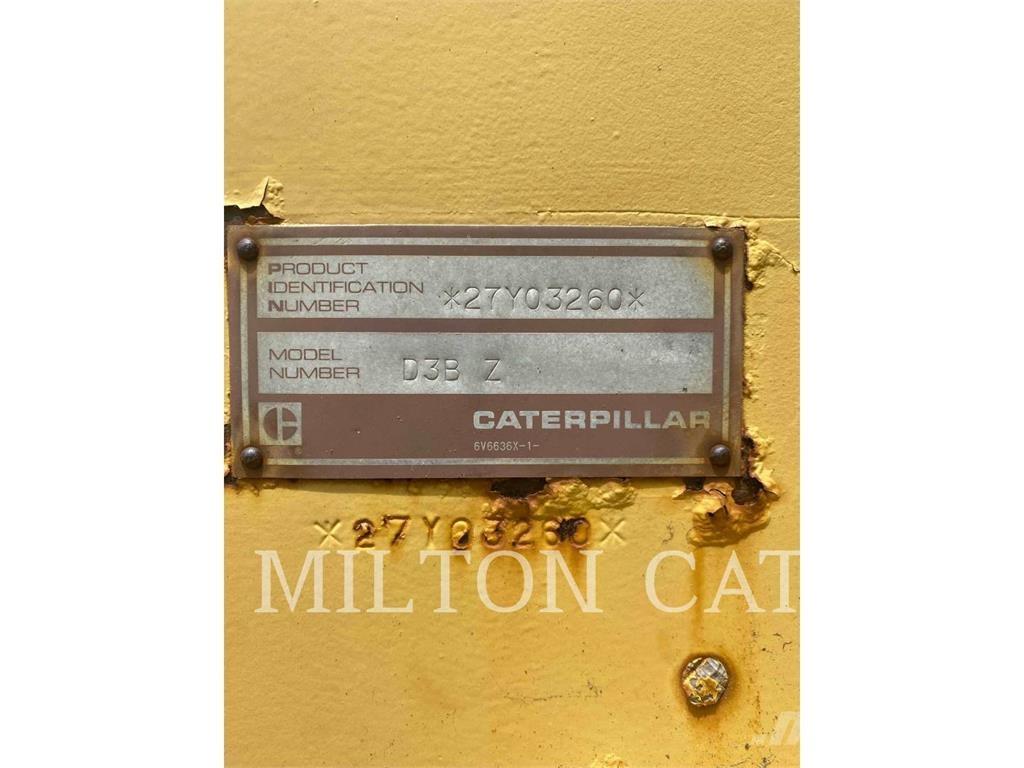 CAT D3B ブルドーザー