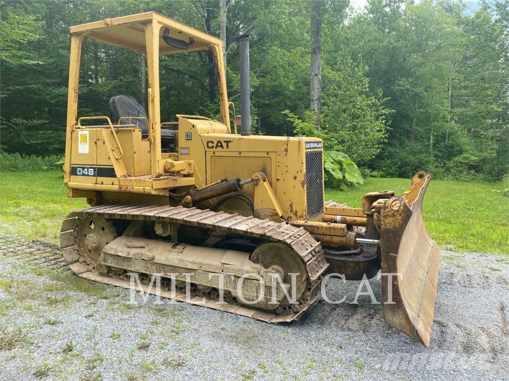 CAT D3B ブルドーザー