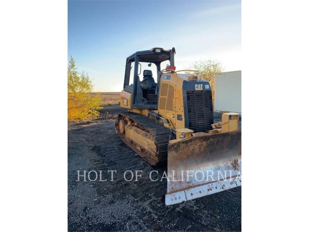 CAT D3K2 ブルドーザー