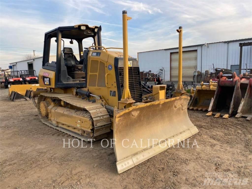 CAT D3K2 ブルドーザー