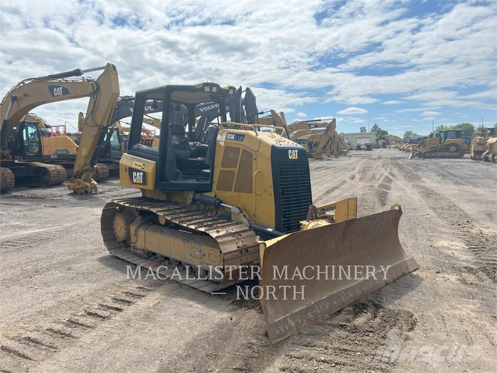 CAT D3K2L 4F ブルドーザー