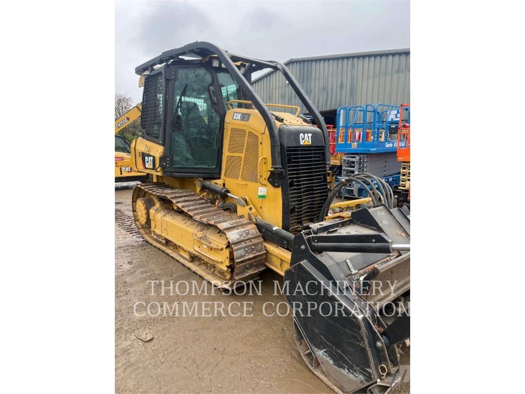 CAT D3K2XLMULC ブルドーザー