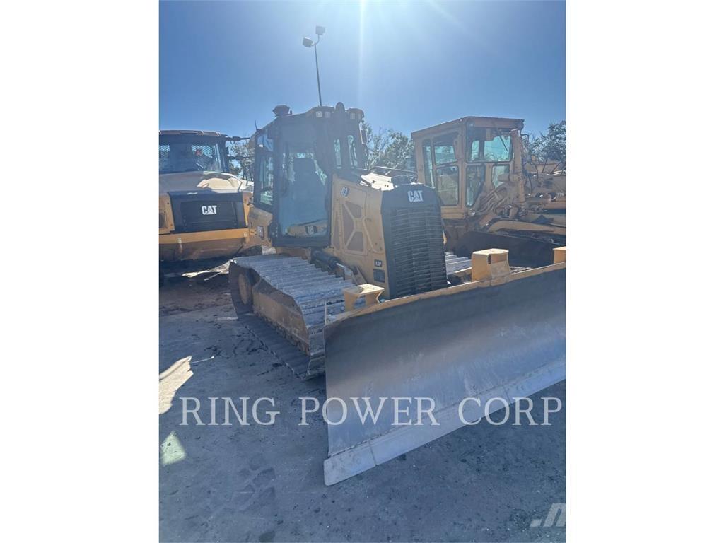 CAT D3LGPEW ブルドーザー