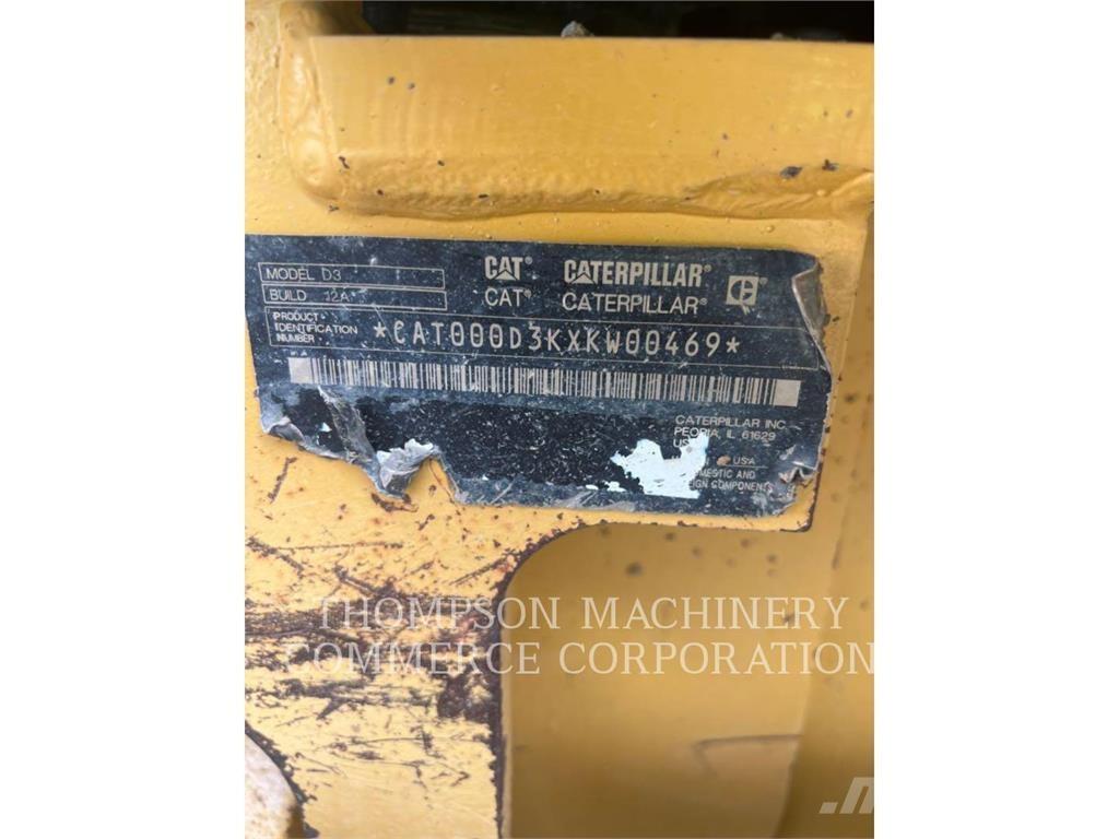 CAT D3XL ブルドーザー