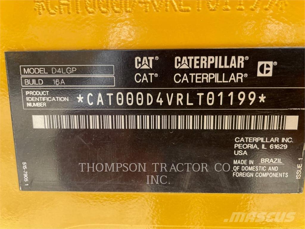 CAT D4 ブルドーザー