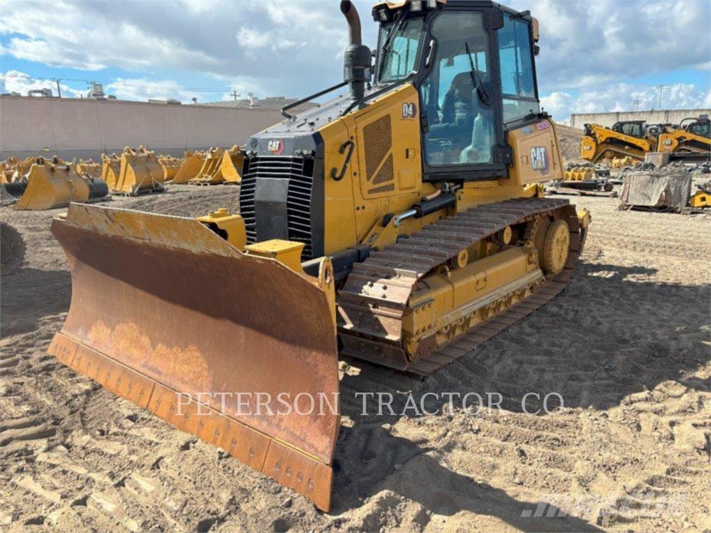 CAT D4 ブルドーザー