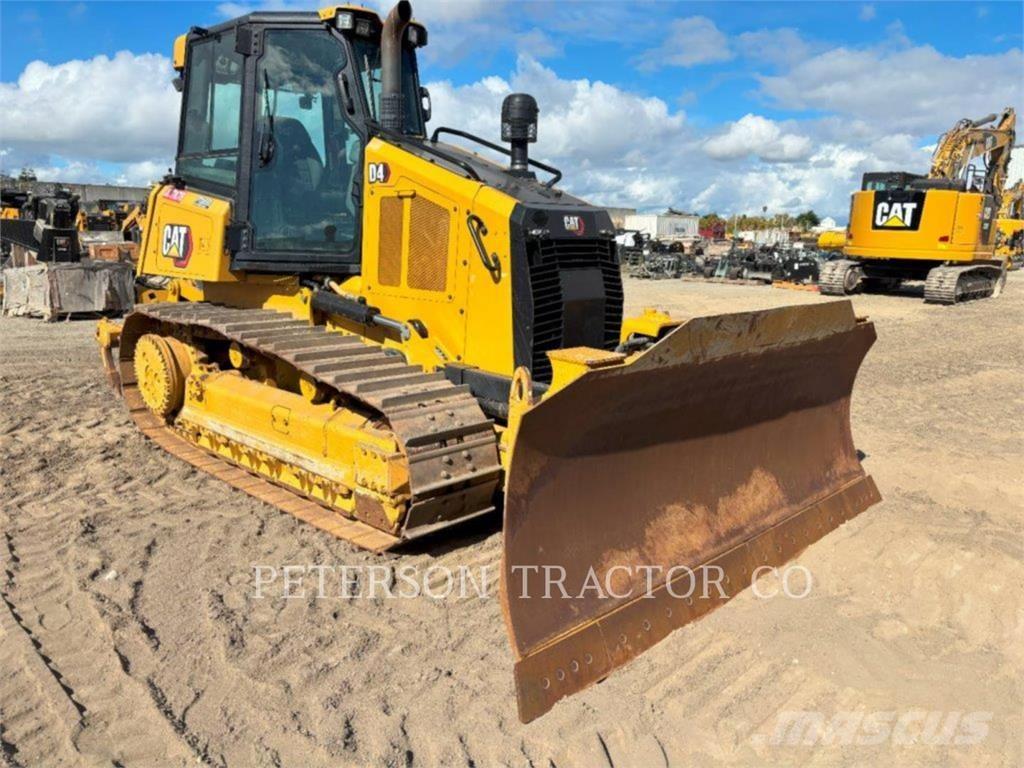 CAT D4 ブルドーザー