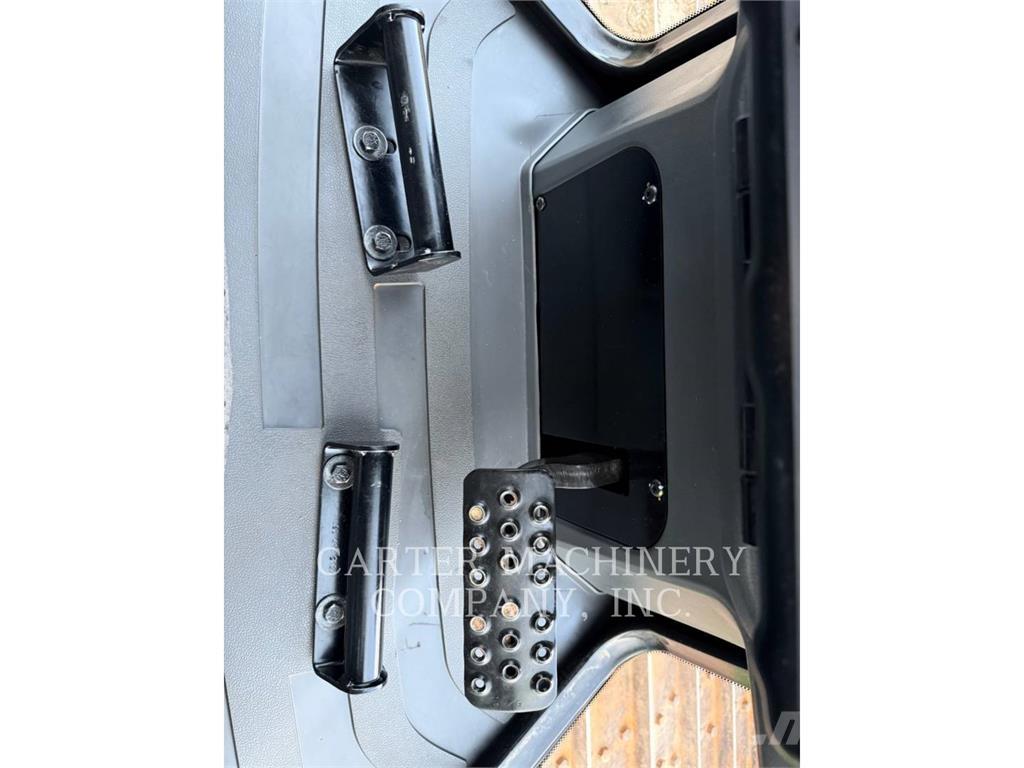 CAT D4-15LGPVP ブルドーザー