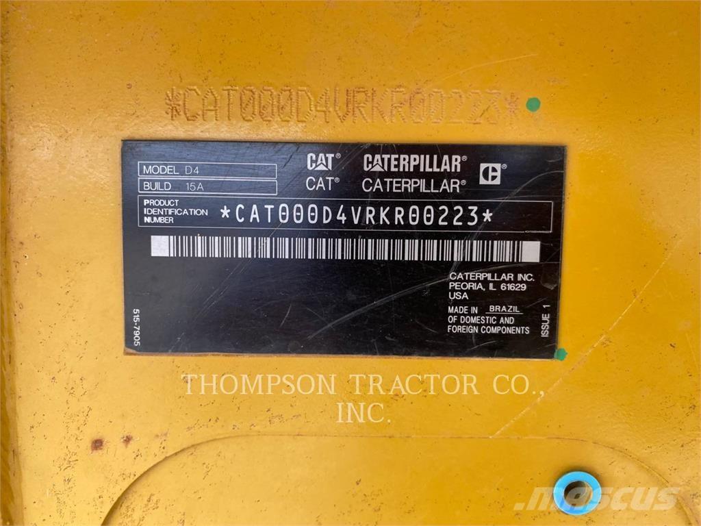 CAT D4 VP ブルドーザー