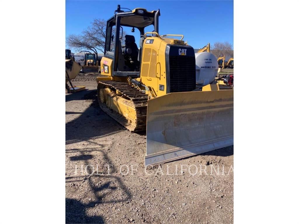 CAT D4K2 ブルドーザー