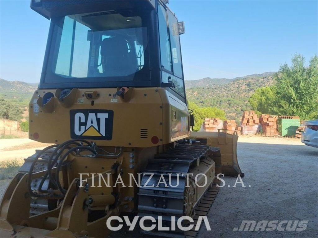 CAT D4K2 ブルドーザー