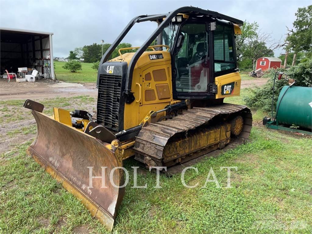 CAT D4K2LGP ブルドーザー