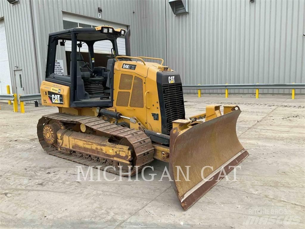 CAT D4K2X Z2 ブルドーザー