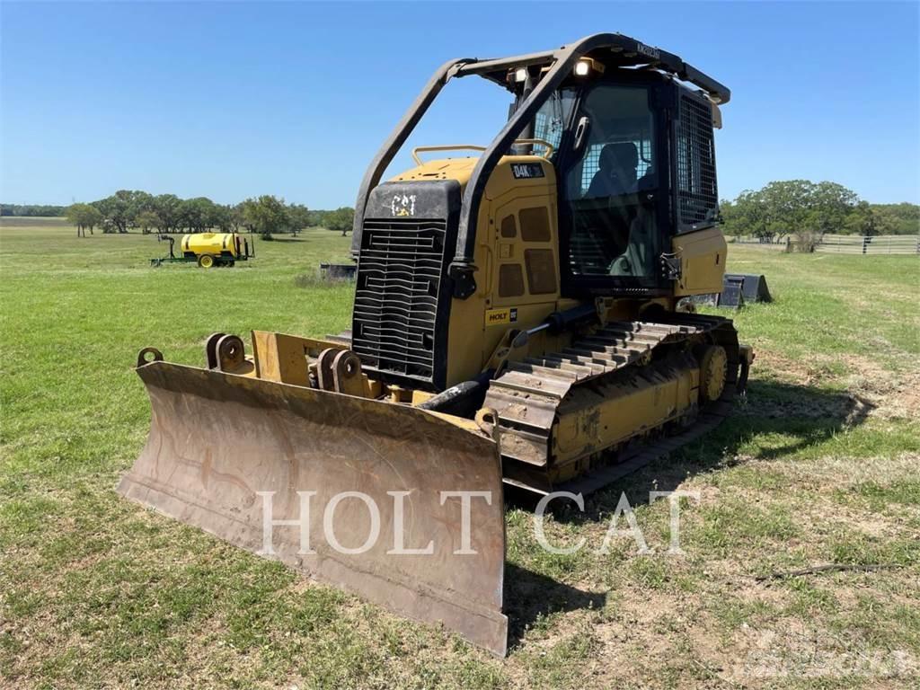 CAT D4K2XL ブルドーザー