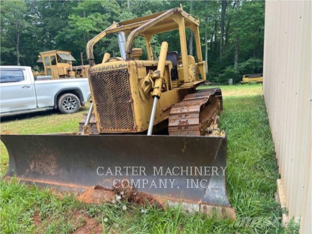 CAT D5 ブルドーザー