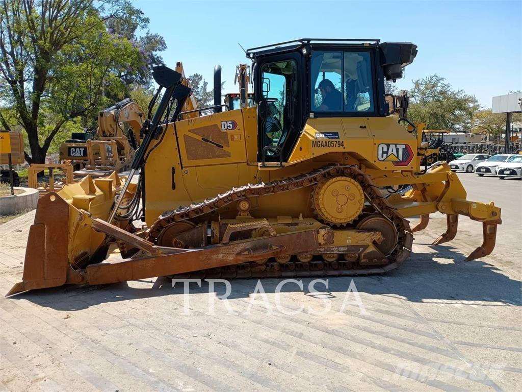 CAT D5 ブルドーザー
