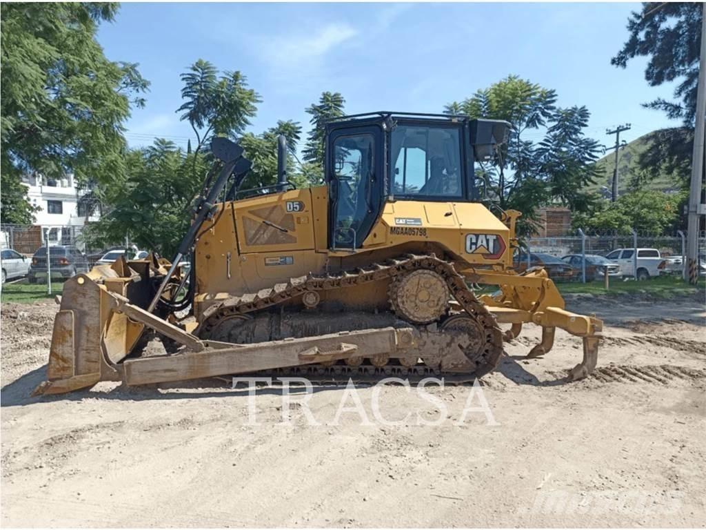 CAT D5 ブルドーザー
