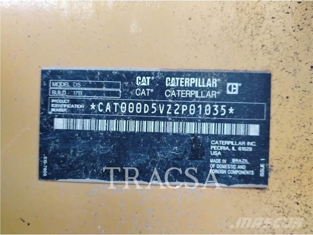 CAT D5 ブルドーザー