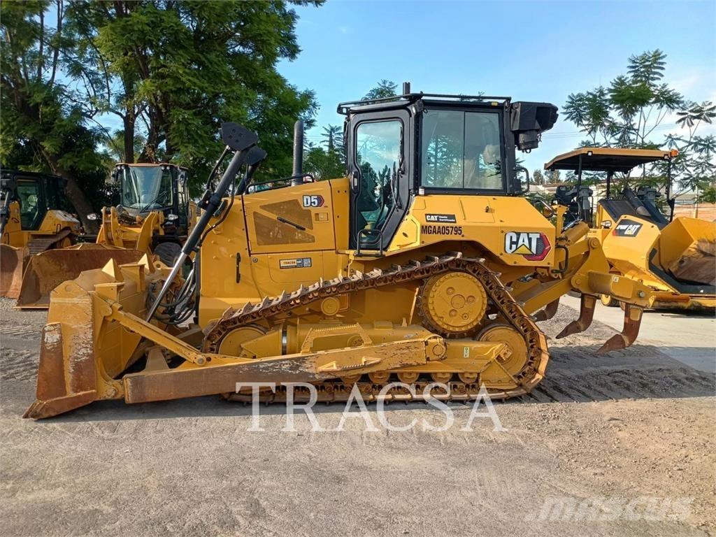CAT D5 ブルドーザー